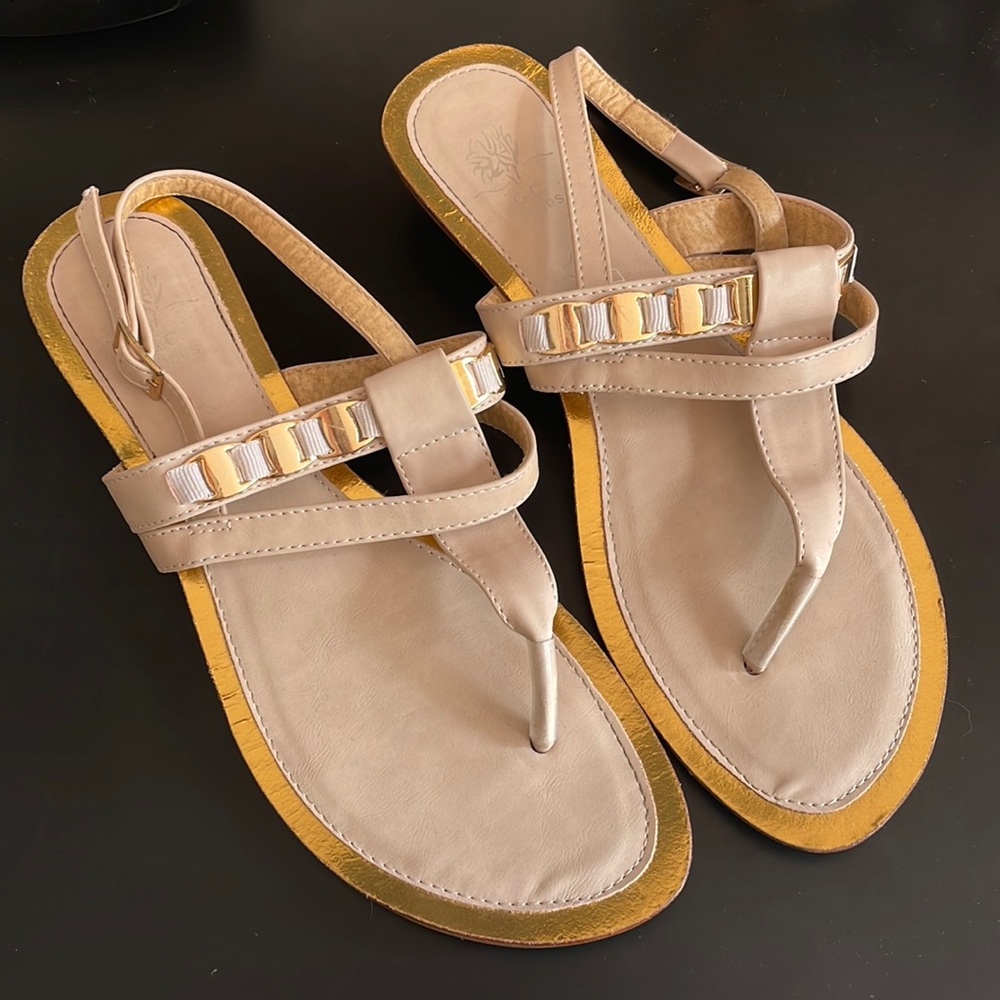 GC Shoes Cream & Gold Sandals
